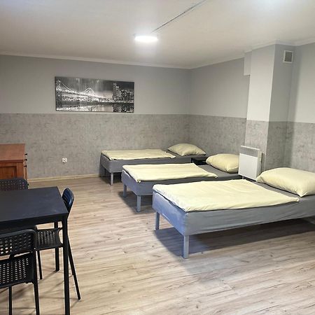 Hgs Home Noclegi Pracownicze Parking , Lazienki 고르주프비엘코폴스키 외부 사진