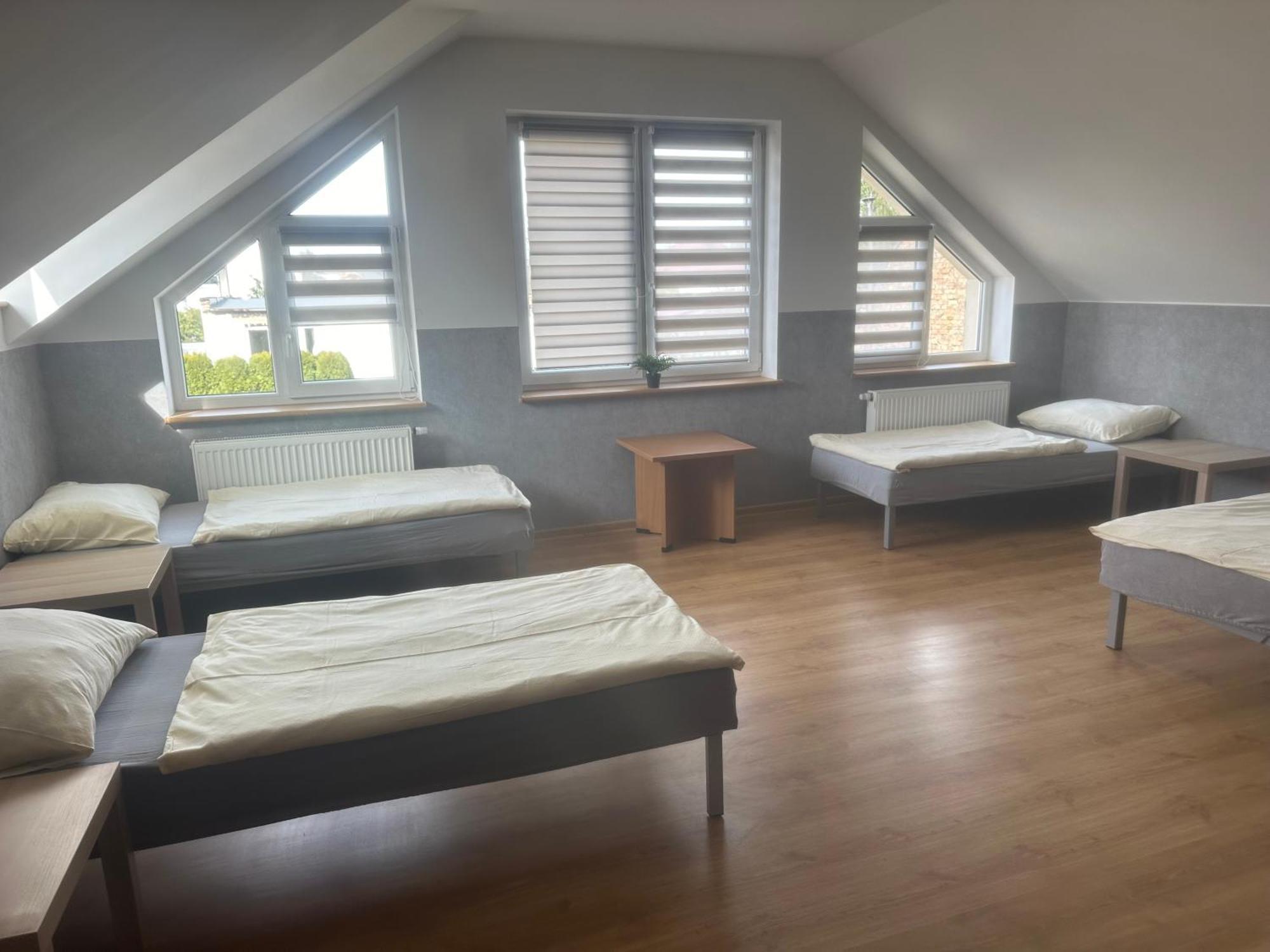 Hgs Home Noclegi Pracownicze Parking , Lazienki 고르주프비엘코폴스키 외부 사진