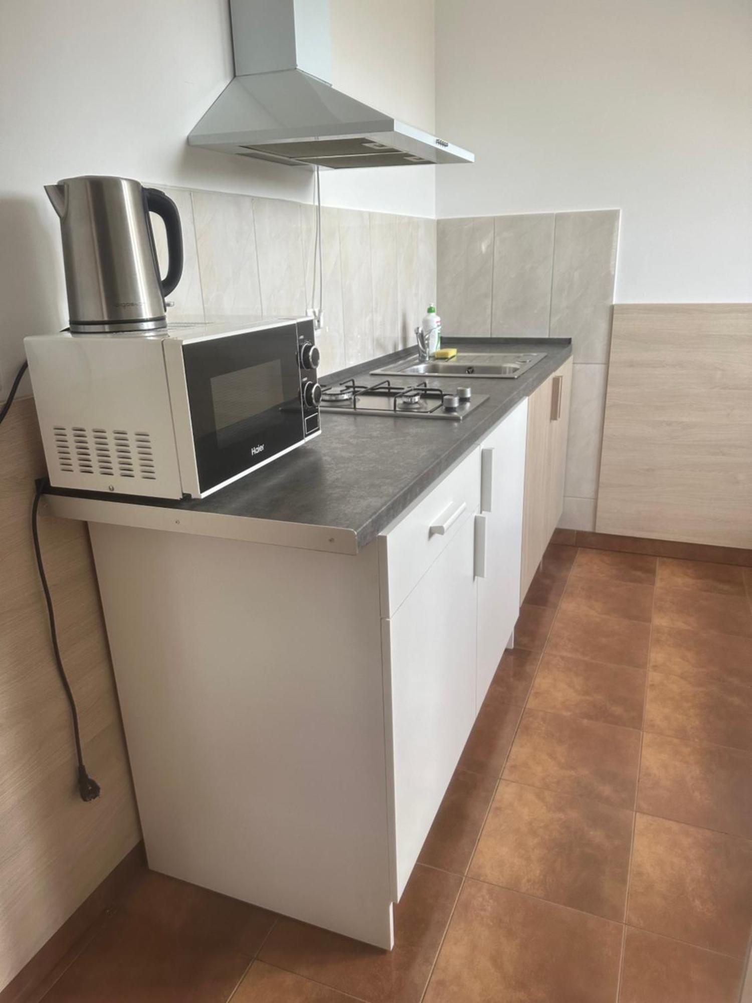 Hgs Home Noclegi Pracownicze Parking , Lazienki 고르주프비엘코폴스키 외부 사진
