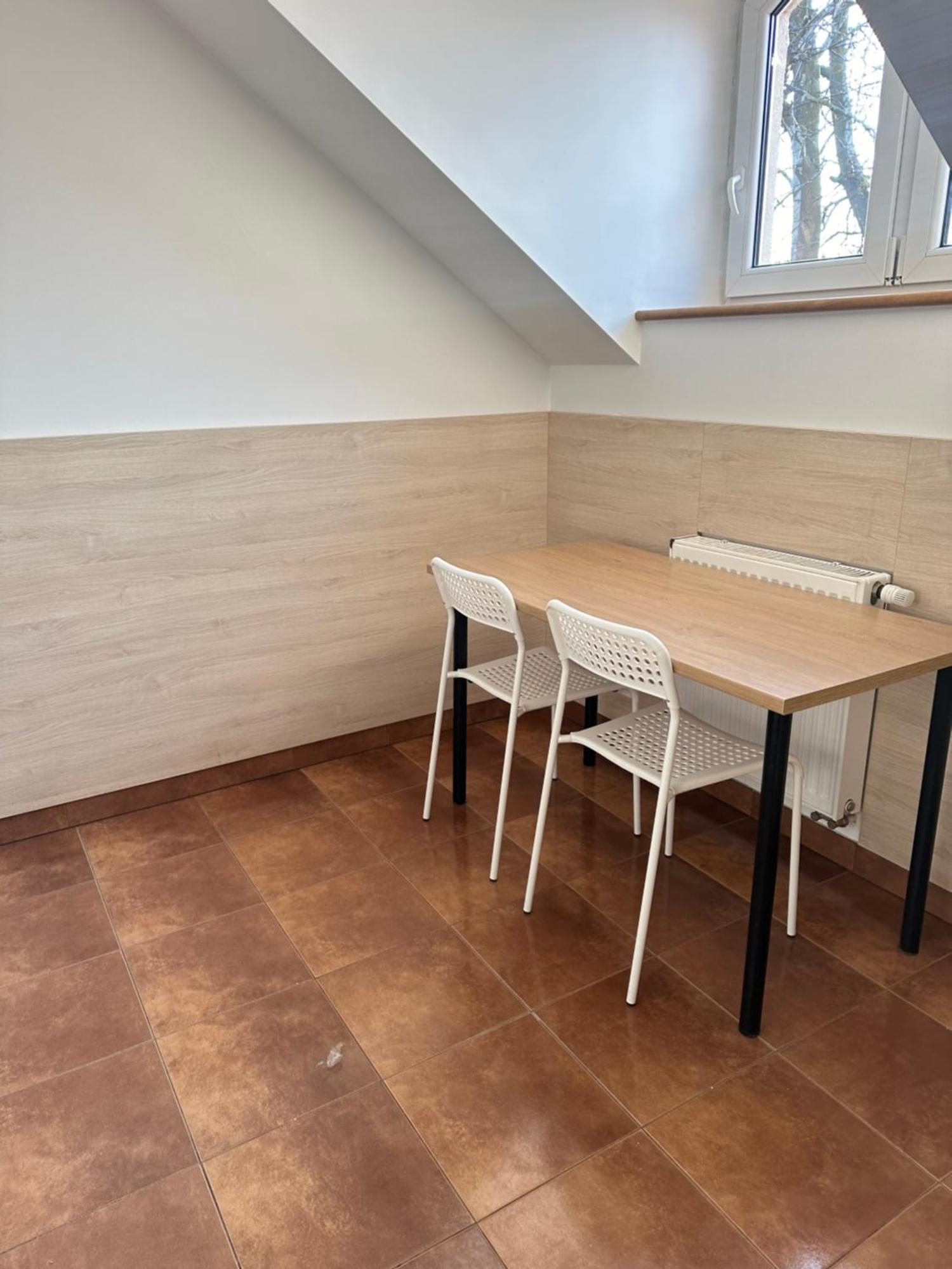 Hgs Home Noclegi Pracownicze Parking , Lazienki 고르주프비엘코폴스키 외부 사진